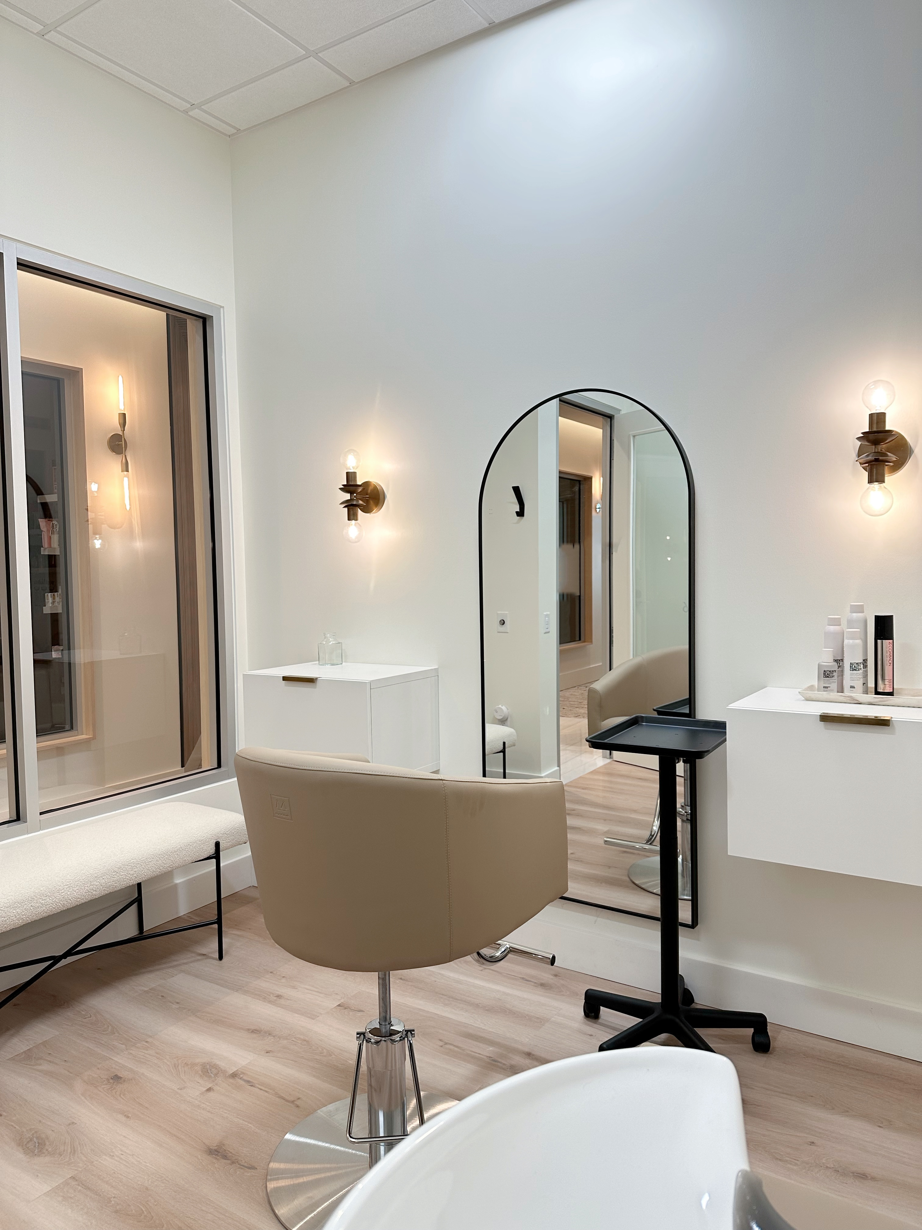 MINT Signature salon suite
